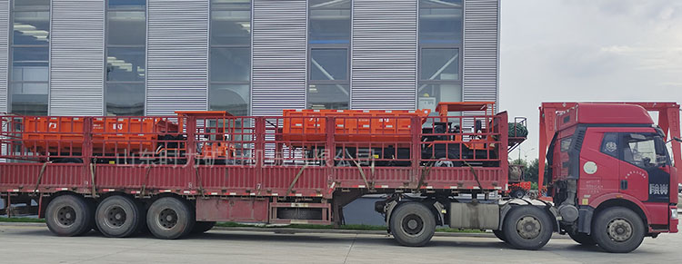兩臺載重10噸礦用四不像車發貨湖北襄陽某礦