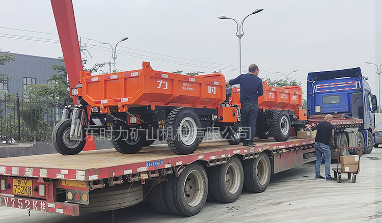 四臺(tái)載重3噸礦用電動(dòng)三輪車(chē)發(fā)貨甘肅某鎢礦