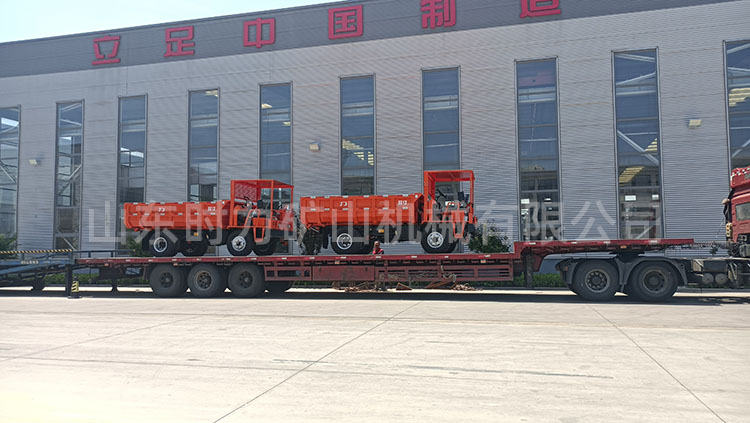 兩臺載重10噸井下礦渣運輸車發(fā)貨遼寧某鐵礦